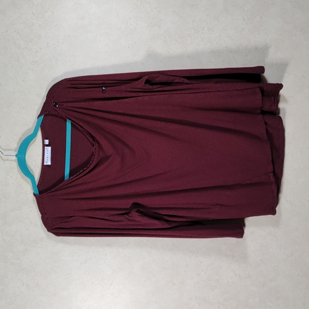 6125 Habitat maroon & black adjustable wrap front knit top L
